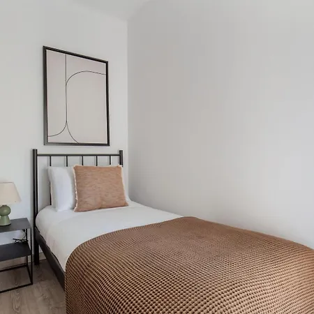 Apartment Nova Esquerra De Leixample 3br W 2 Balconies Bcn-111 Barcelona