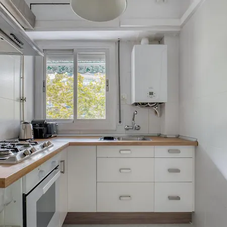 Nova Esquerra De Leixample 3br W 2 Balconies Bcn-111 Apartament *